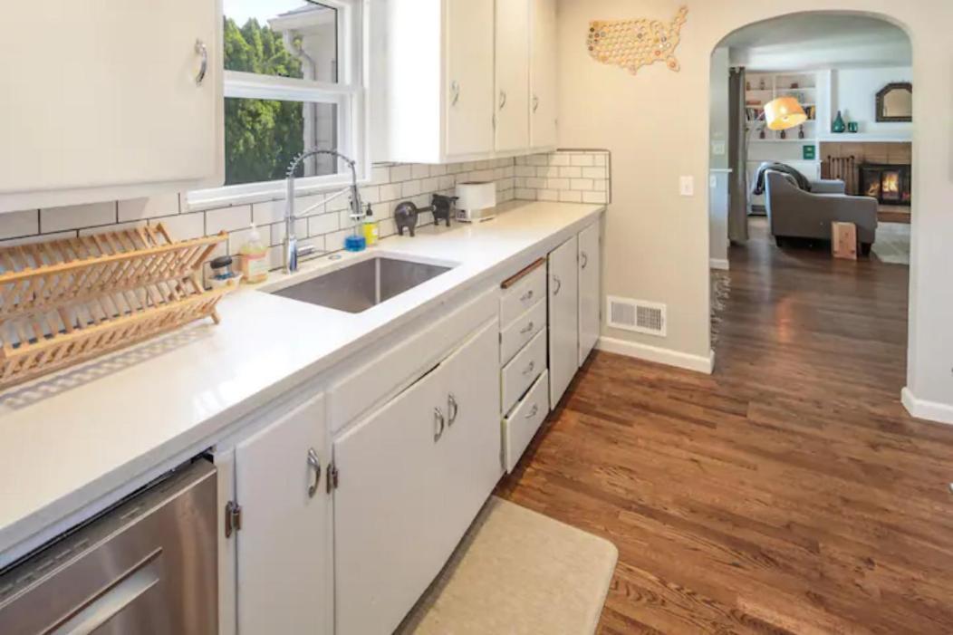 Celebration Chalet! Quant, Cozy, A Few Blocks From Bsu And Close To Downtown Boise, Fireplace, 4 Beds, And Seating For 6 Pets Welcome! Exterior foto